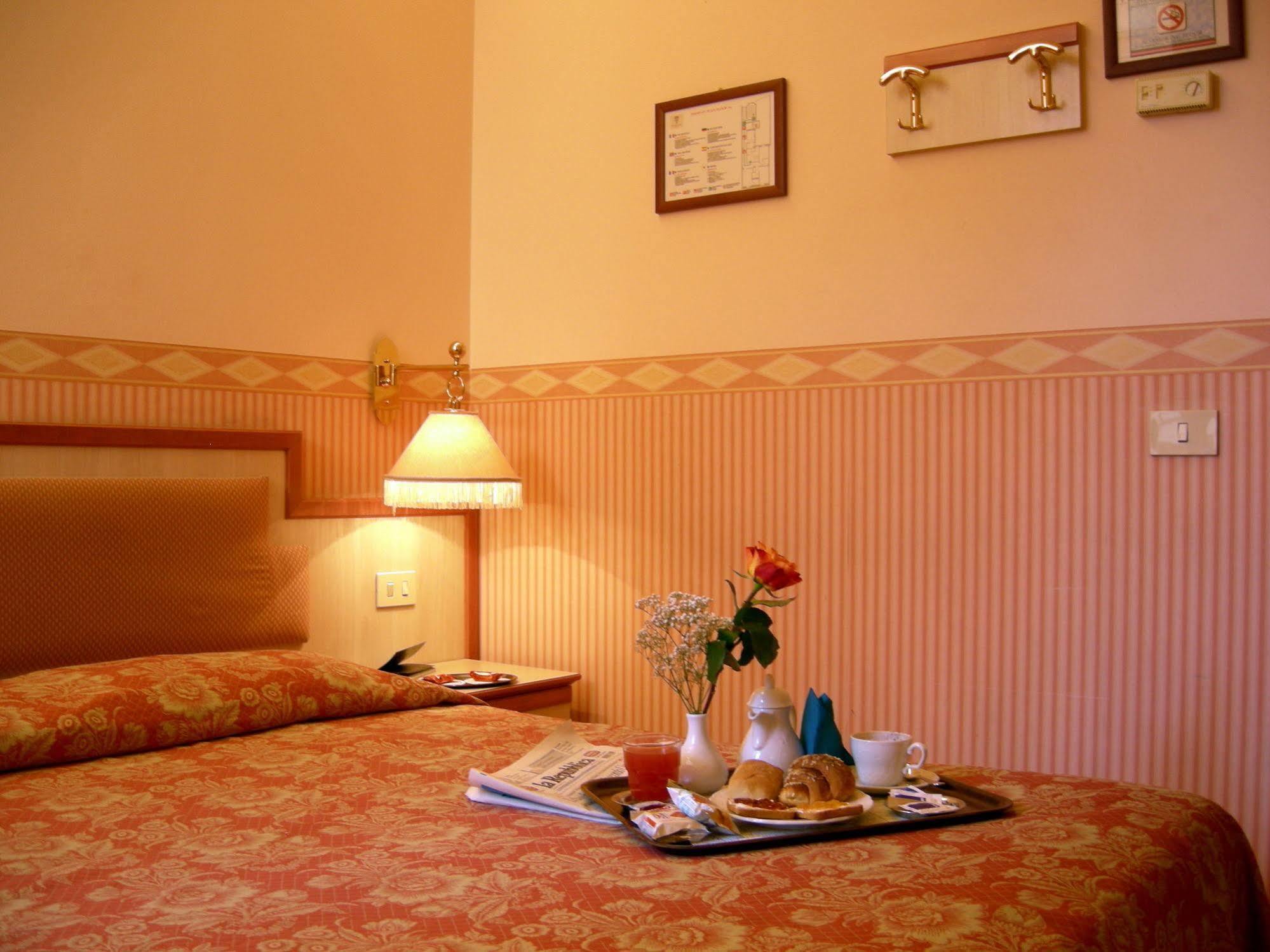 מילאנו Buenos Aires Hotel מראה חיצוני תמונה